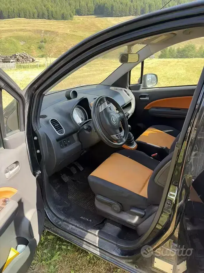 Usata Opel Agila 65 CV (47 kW) 2008 Nero Utilitaria