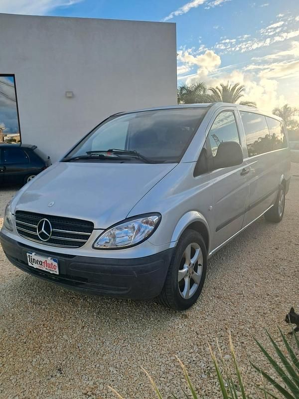 Usata Mercedes Vito 150 CV (110 kW) 2005 Grigio Furgone