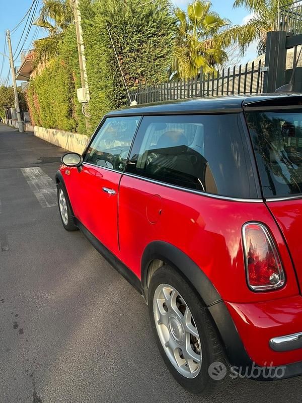 Usata Mini Cooper Coupé 75 CV (55 kW) 2004 Rosso Coupé