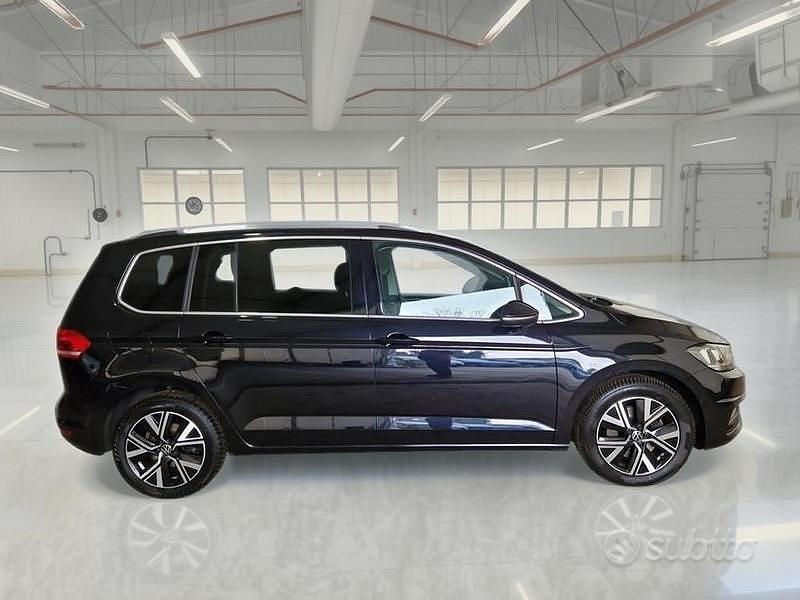 Usata VW Touran Executive 149 CV (109 kW) 2022 Nero Monovolume