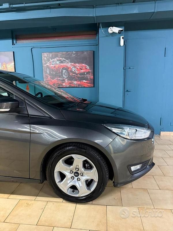 Usata Ford Focus 100 CV (73 kW) 2015 Grigio Berlina