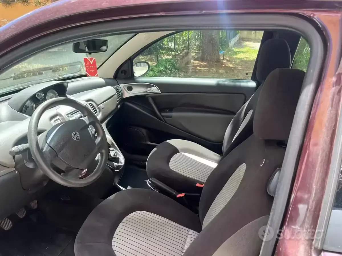 Usata Lancia Ypsilon 77 CV (56 kW) 2008 Lilla Utilitaria