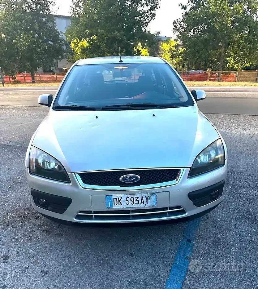 Usata Ford Focus 116 CV (85 kW) 2007 Grigio Station wagon