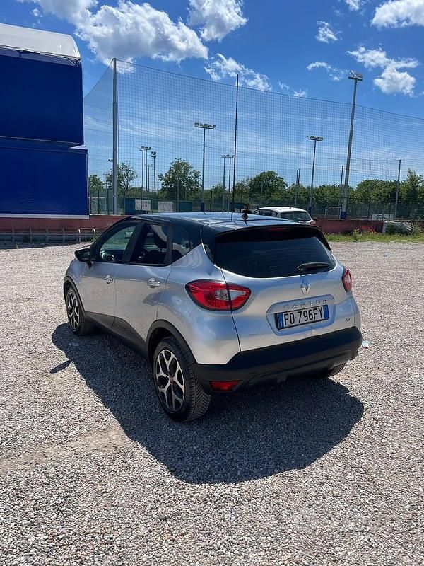 Usata Renault Captur 90 CV (66 kW) 2016 SUV