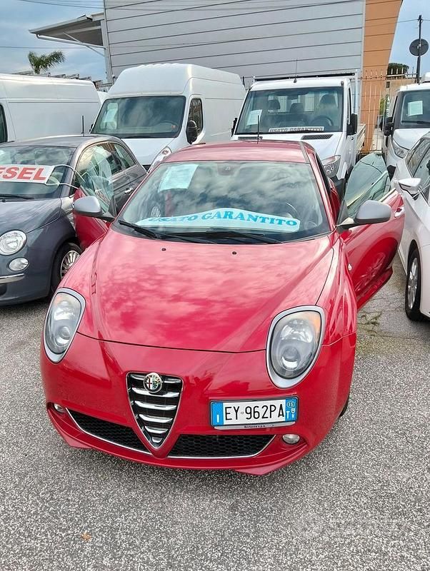 Begagnad Alfa Romeo MiTo Distinctive 85 HK (62 kW) 2015 Röd Halvkombi