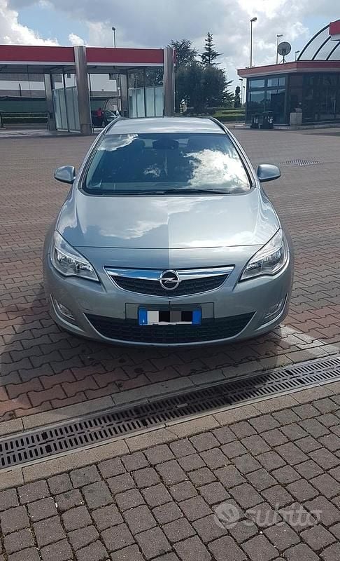 Occasion Opel Astra 60 ch (44 kW) 2011 Berline