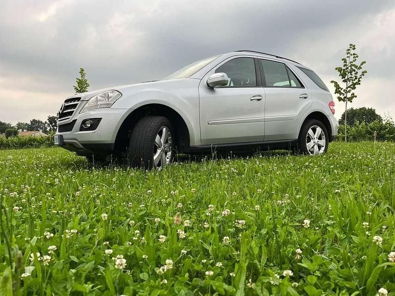 Usata Mercedes ML350 Chrome 231 CV (169 kW) 2010 Argento SUV