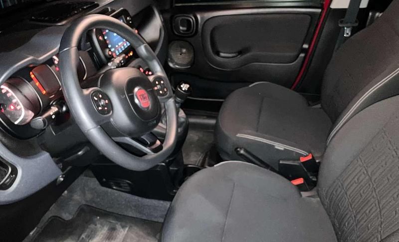 Usata Fiat Panda Cross Cross 69 CV (50 kW) 2024 Rosso Utilitaria