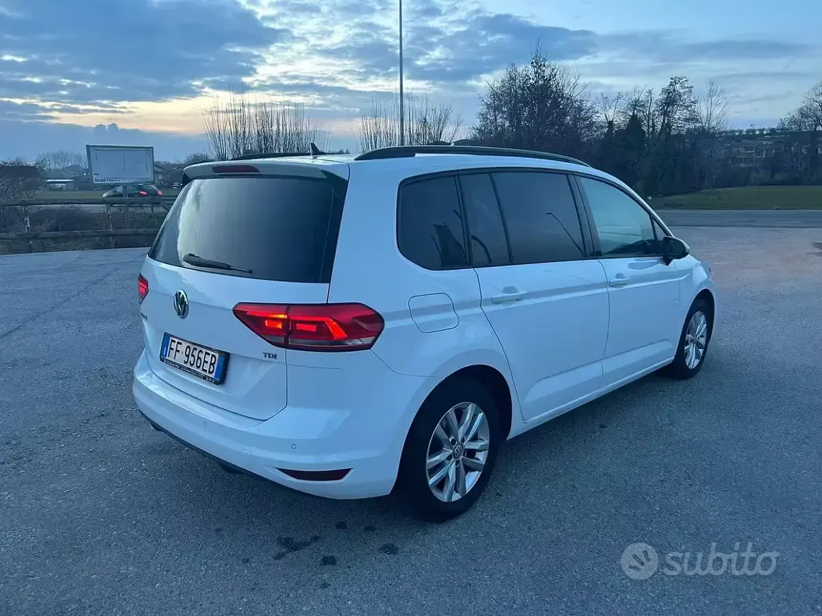 Usata VW Touran 115 CV (84 kW) 2016 Bianco Monovolume