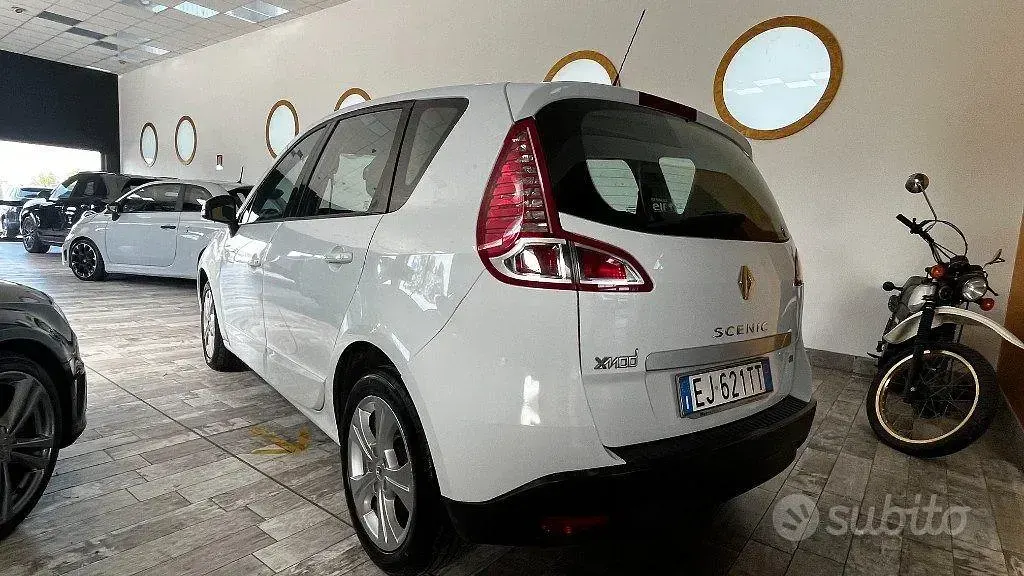 Usata Renault Scenic E-Tech Dynamique 110 CV (80 kW) 2011 Bianco Monovolume