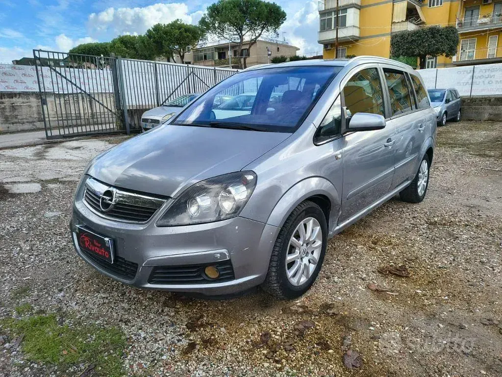 Usata Opel Zafira Cosmo 94 CV (69 kW) 2008 Grigio Monovolume