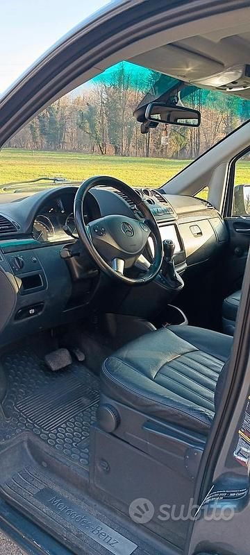 Usata Mercedes Viano 2011 Grigio Monovolume