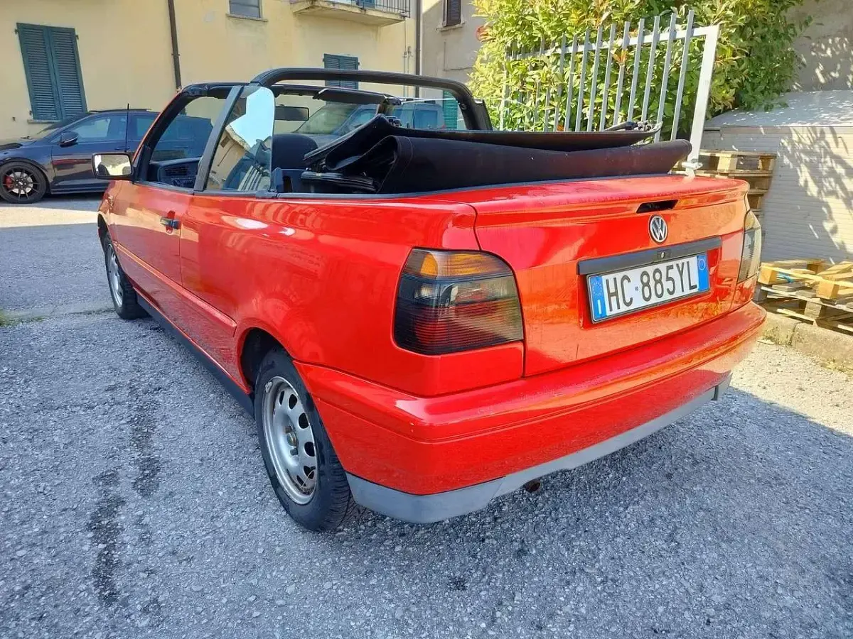 Usata VW Golf Cabriolet 75 CV (55 kW) 1997 Rosso Cabrio