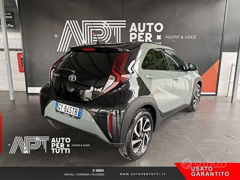 Usata Toyota Aygo X Trend 72 CV (52 kW) 2025 Verde SUV