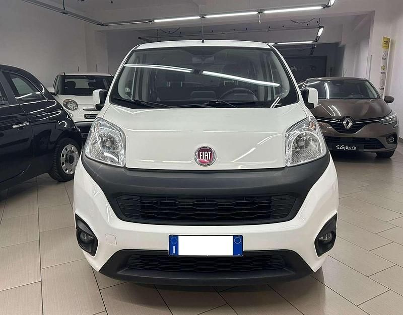 Usata Fiat Qubo Easy 95 CV (69 kW) 2021 Bianco Monovolume