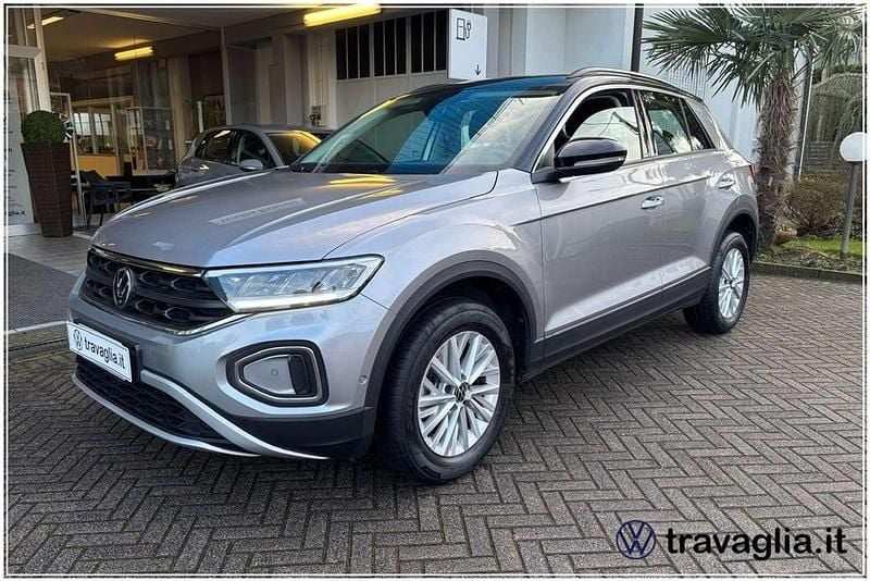 Usata VW T-Roc Life 150 CV (110 kW) 2023 Pyrit silver met / tetto nero SUV