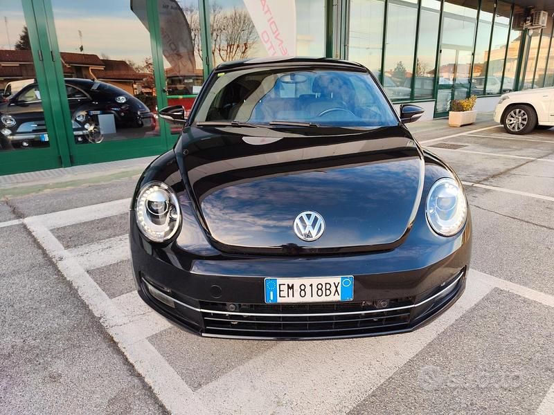 Usata VW Beetle Design 105 CV (77 kW) 2012 Nero Utilitaria
