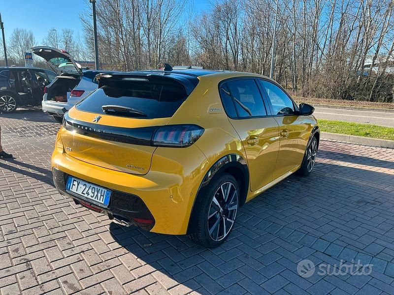 Usata Peugeot 208 GT-line 131 CV (96 kW) 2019 Utilitaria