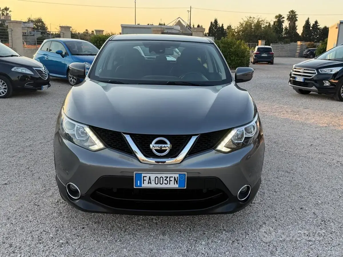 Usata Nissan Qashqai Tekna 110 CV (80 kW) 2015 Grigio SUV