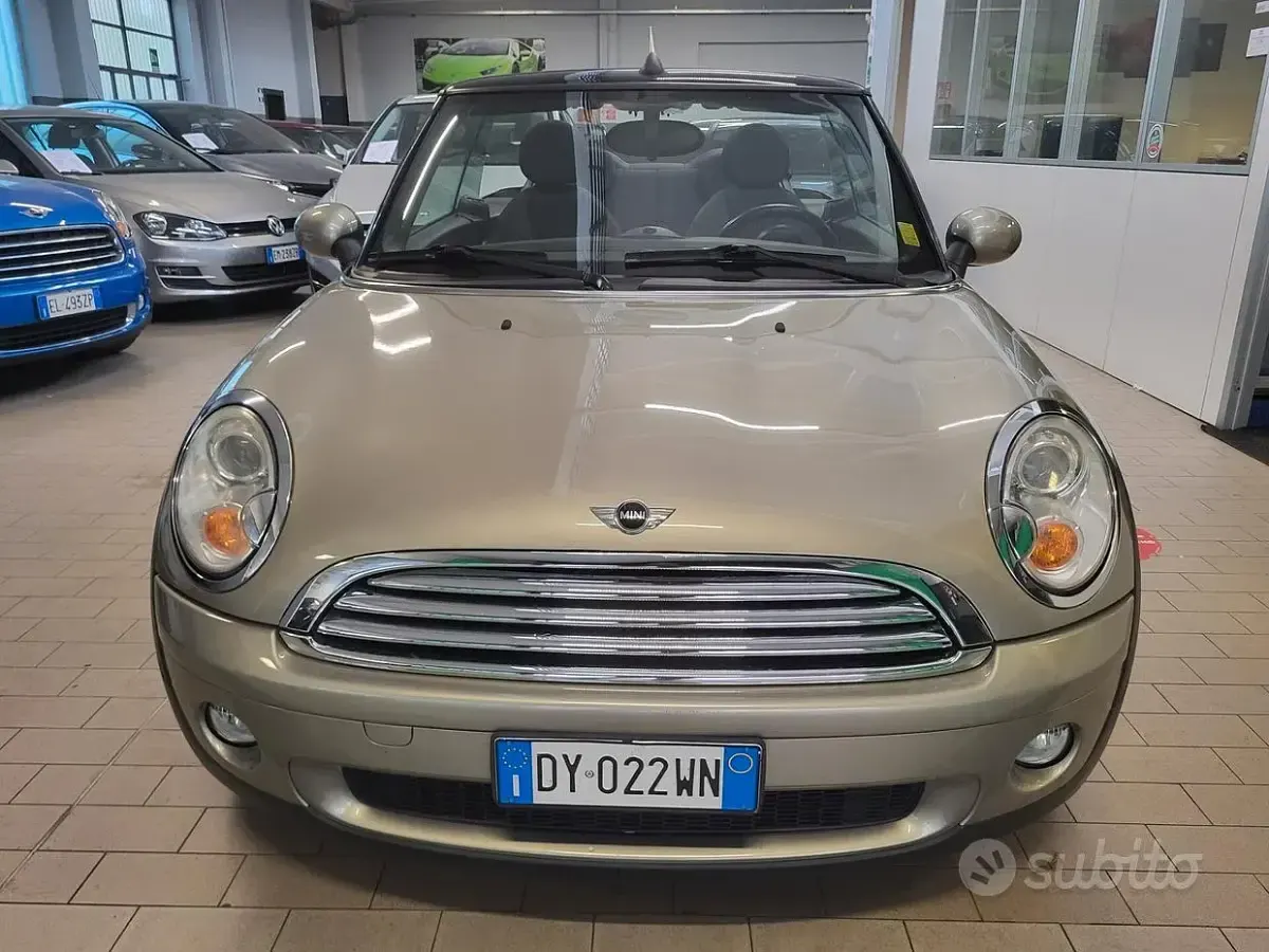 Usata Mini Cooper Cabriolet 120 CV (88 kW) 2009 Bronzo Cabrio