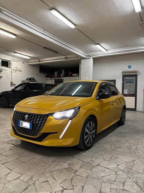 Usata Peugeot 208 Active 75 CV (55 kW) 2023 Giallo Utilitaria