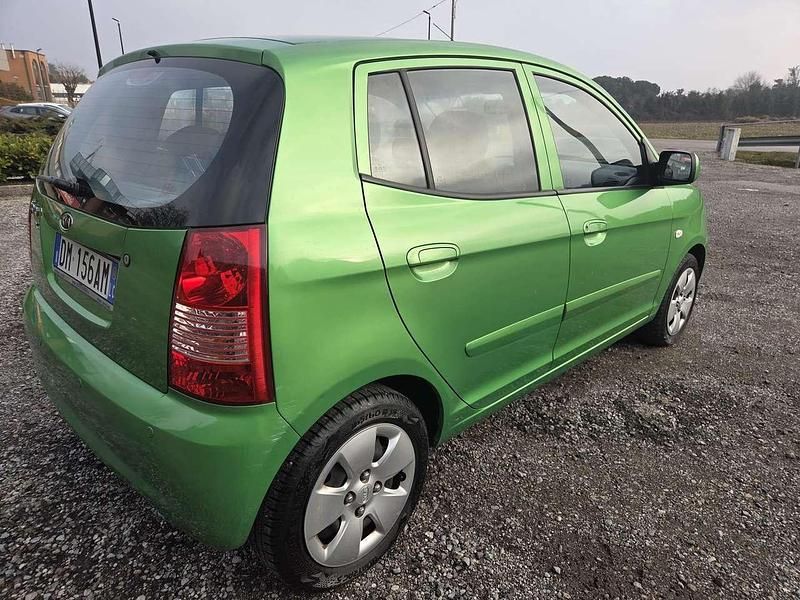 Usata Kia Picanto EX 65 CV (47 kW) 2008 Verde Utilitaria
