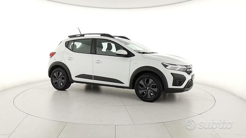 Usata Dacia Sandero Stepway 101 CV (74 kW) 2025 Bianco SUV