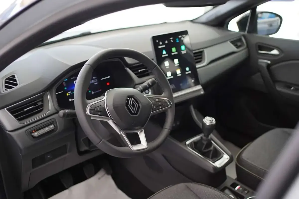 Nuova Renault Captur Techno 122 CV (89 kW) 2026 Bianco pèerla + tetto nero SUV