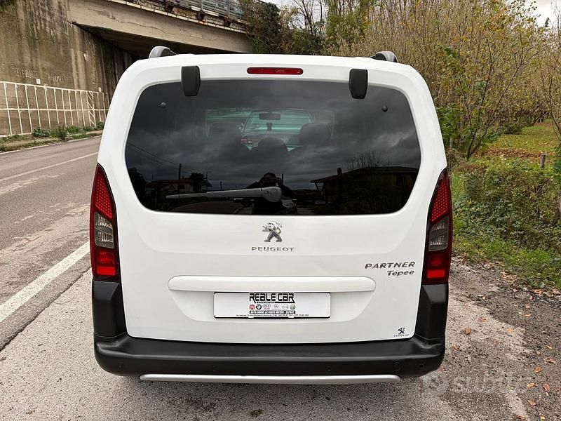 Usata Peugeot Partner Tepee Outdoor 115 CV (84 kW) 2013 Bianco Monovolume