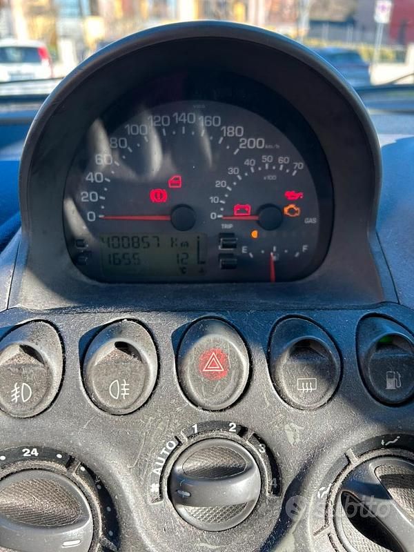 Usata Fiat Multipla 103 CV (75 kW) 2004 Grigio Monovolume