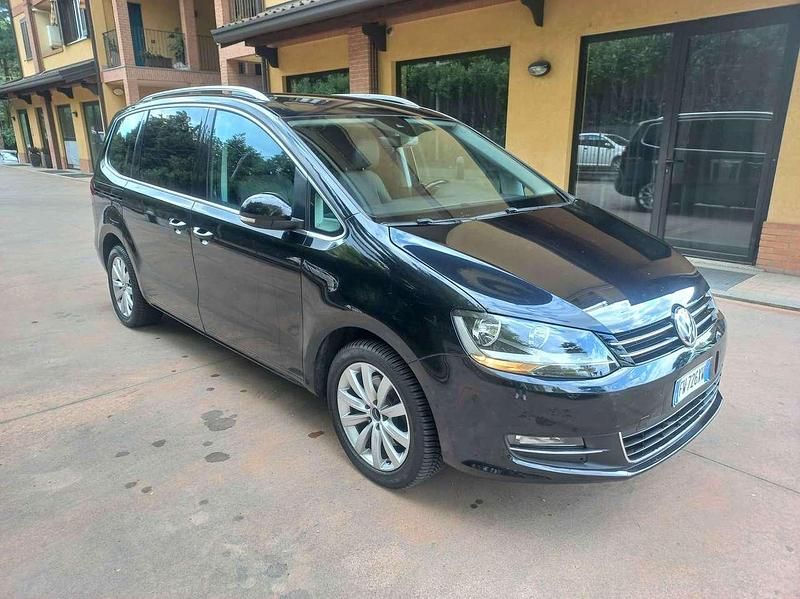Begagnad VW Sharan Highline 150 HK (110 kW) 2019 Svart Minibuss