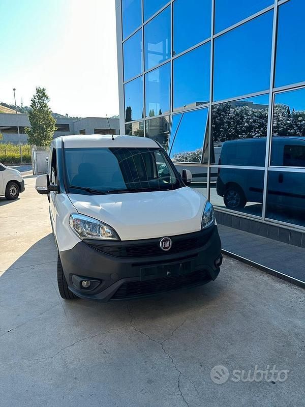 Usata Fiat Doblò Active 120 CV (88 kW) 2017 Bianco Monovolume
