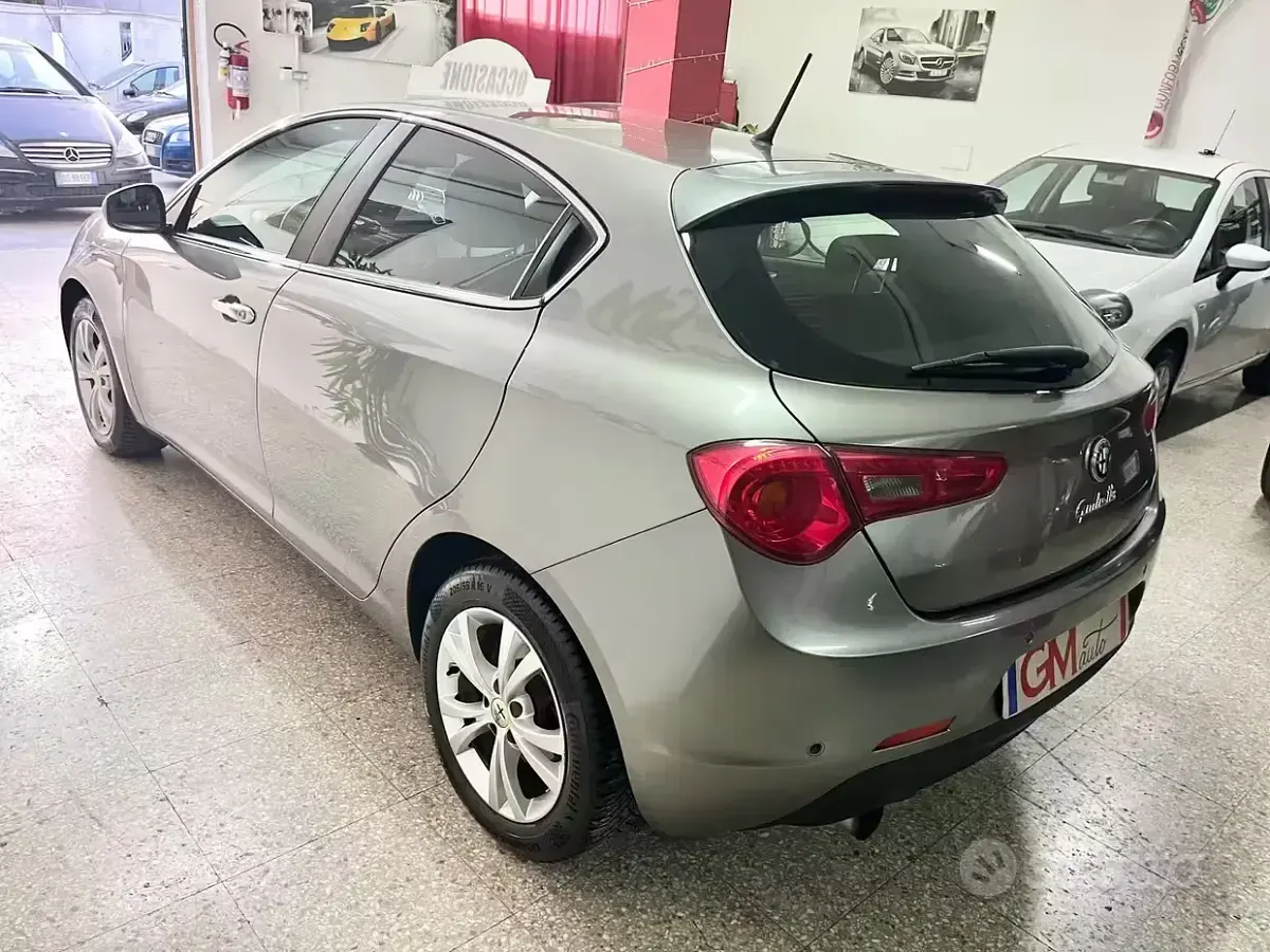 Usata Alfa Romeo Giulietta Progression 105 CV (77 kW) 2013 Grigio Utilitaria