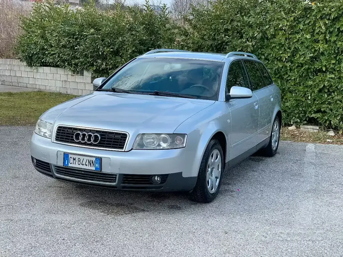 Usata Audi A4 130 CV (95 kW) 2004 Grigio Station wagon
