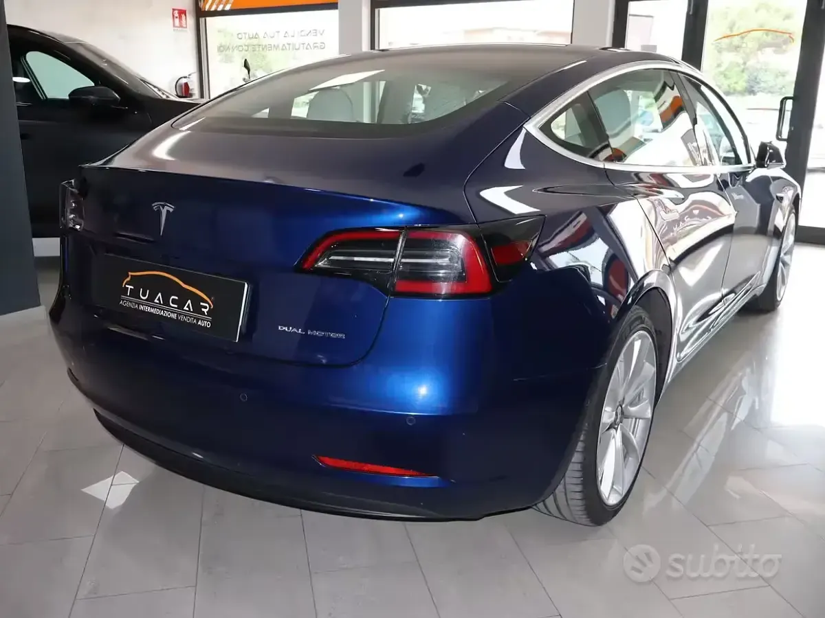 Usata Tesla Model 3 Long Range AWD 152 kW (208 CV) 2019 Bluazzurro Berlina