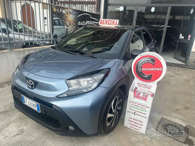 Usata Toyota Aygo X Lounge 72 CV (52 kW) 2024 Blu SUV