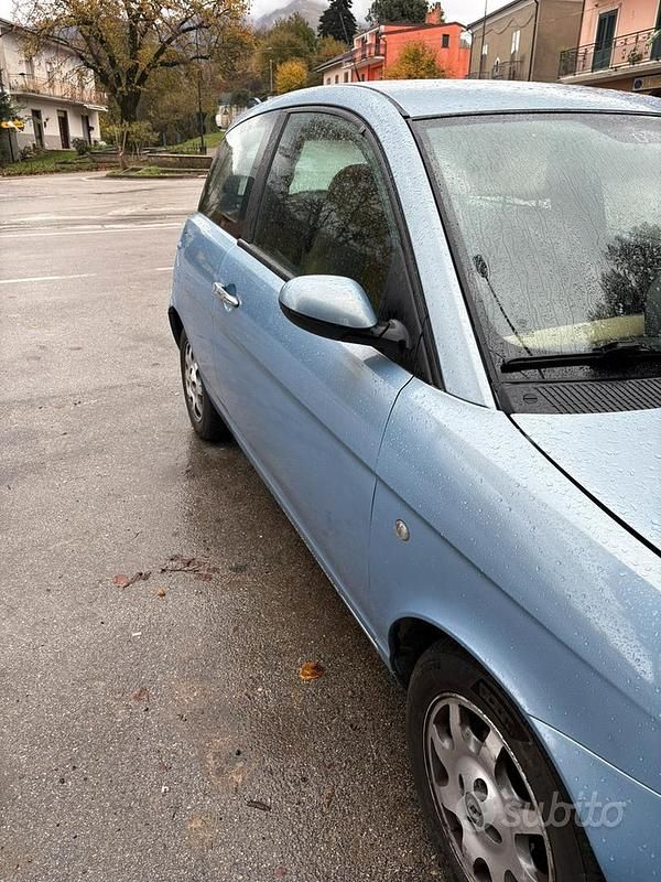 Usata Lancia Ypsilon 60 CV (44 kW) 2003 Utilitaria