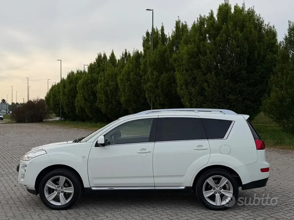 Usata Peugeot 4007 156 CV (114 kW) 2009 Other SUV