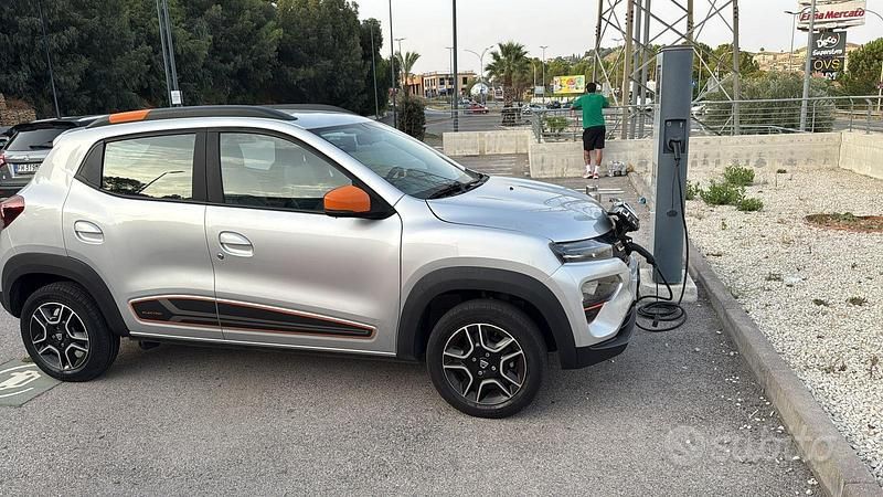 Grigio Usata 2021 Dacia Spring Due volumi | 8500 € (Buon prezzo) - Immagine 1/1