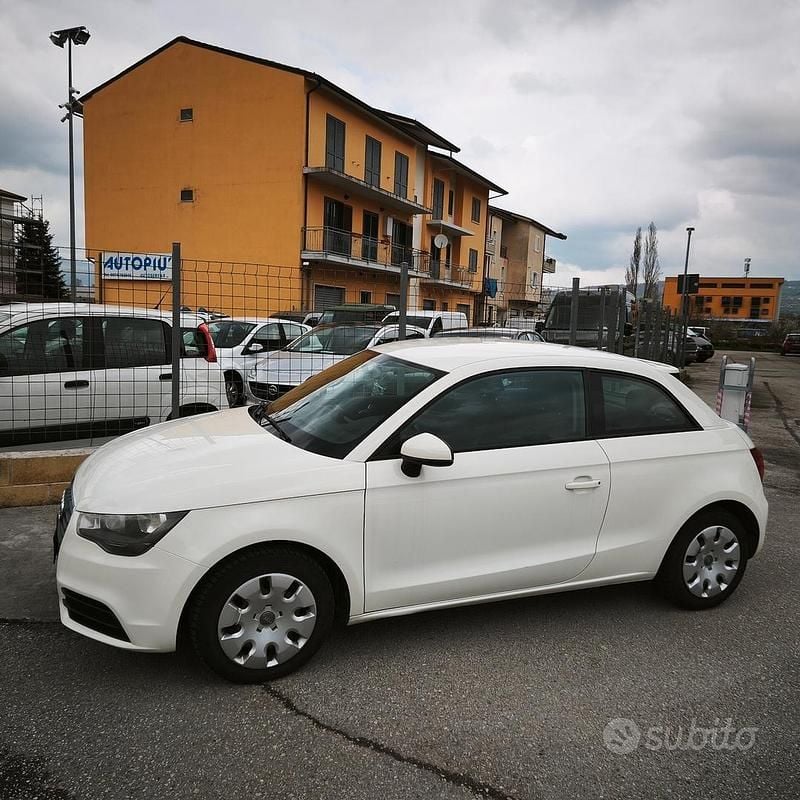 Usata Audi A1 Ambition 90 CV (66 kW) 2014 Bianco Utilitaria