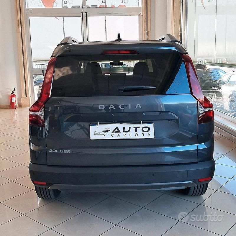 Usata Dacia Jogger Extreme 101 CV (74 kW) 2022 Grigio Monovolume
