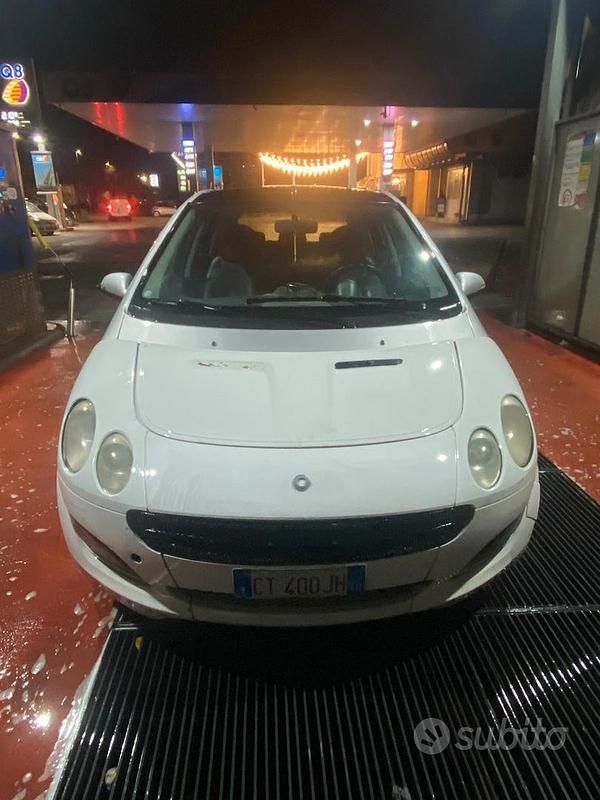 Usata Smart ForFour 68 CV (50 kW) 2005 Bianco Utilitaria