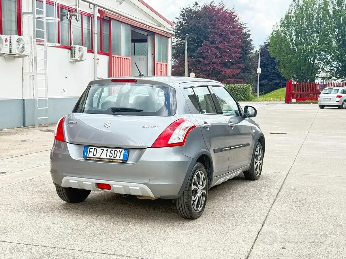 Usata Suzuki Swift 94 CV (69 kW) 2016 Grigio Utilitaria