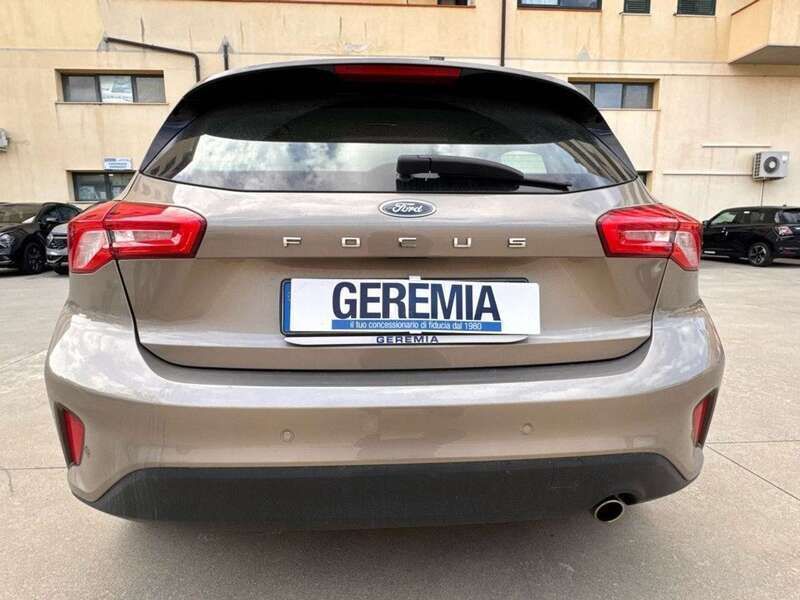 Oro Usata 2019 Ford Focus Titanium Tre volumi | 15.000 € (Ottimo prezzo) - Immagine 1/4
