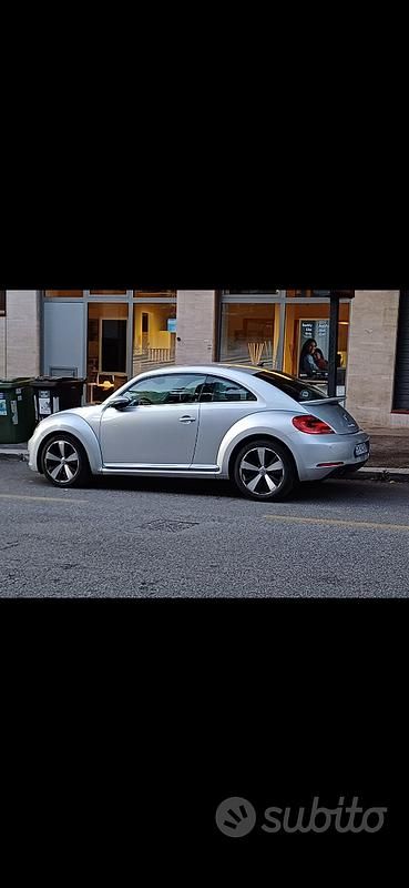 Usata VW Beetle 105 CV (77 kW) 2012 Grigio Utilitaria