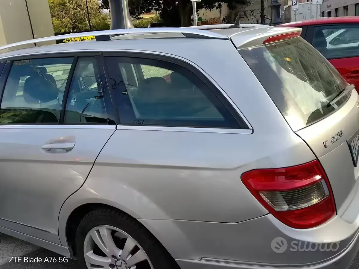 Usata Mercedes C220 170 CV (125 kW) 2009 Grigio Berlina