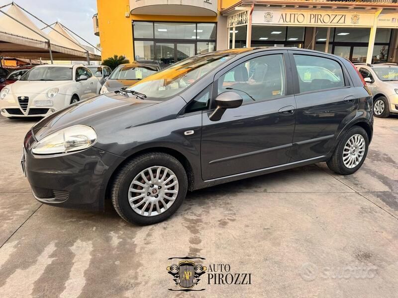 Usata Fiat Punto 90 CV (66 kW) 2009 Grigio Utilitaria