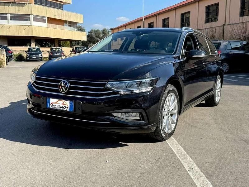Usata VW Passat 122 CV (89 kW) 2022 Nero Station wagon
