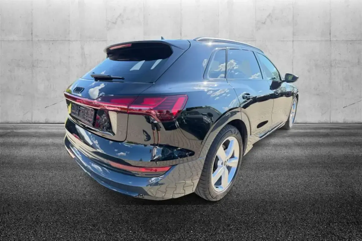 Usata Audi e-tron 158 kW (215 CV) 2022 Nero SUV