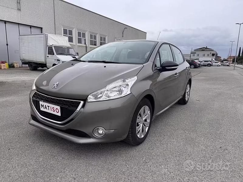 Usata Peugeot 208 Allure 82 CV (60 kW) 2014 Marrone Utilitaria